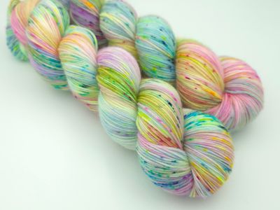 Mixed Macaroons Ladybug on Cascade Heritage