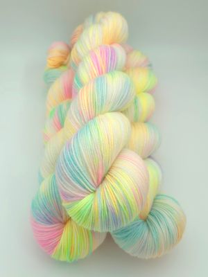 Pastel Pleasure Ladybug on Cascade Heritage