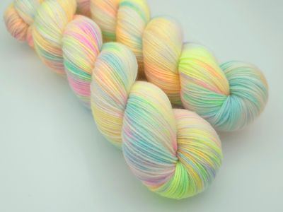 Pastel Pleasure Ladybug on Cascade Heritage
