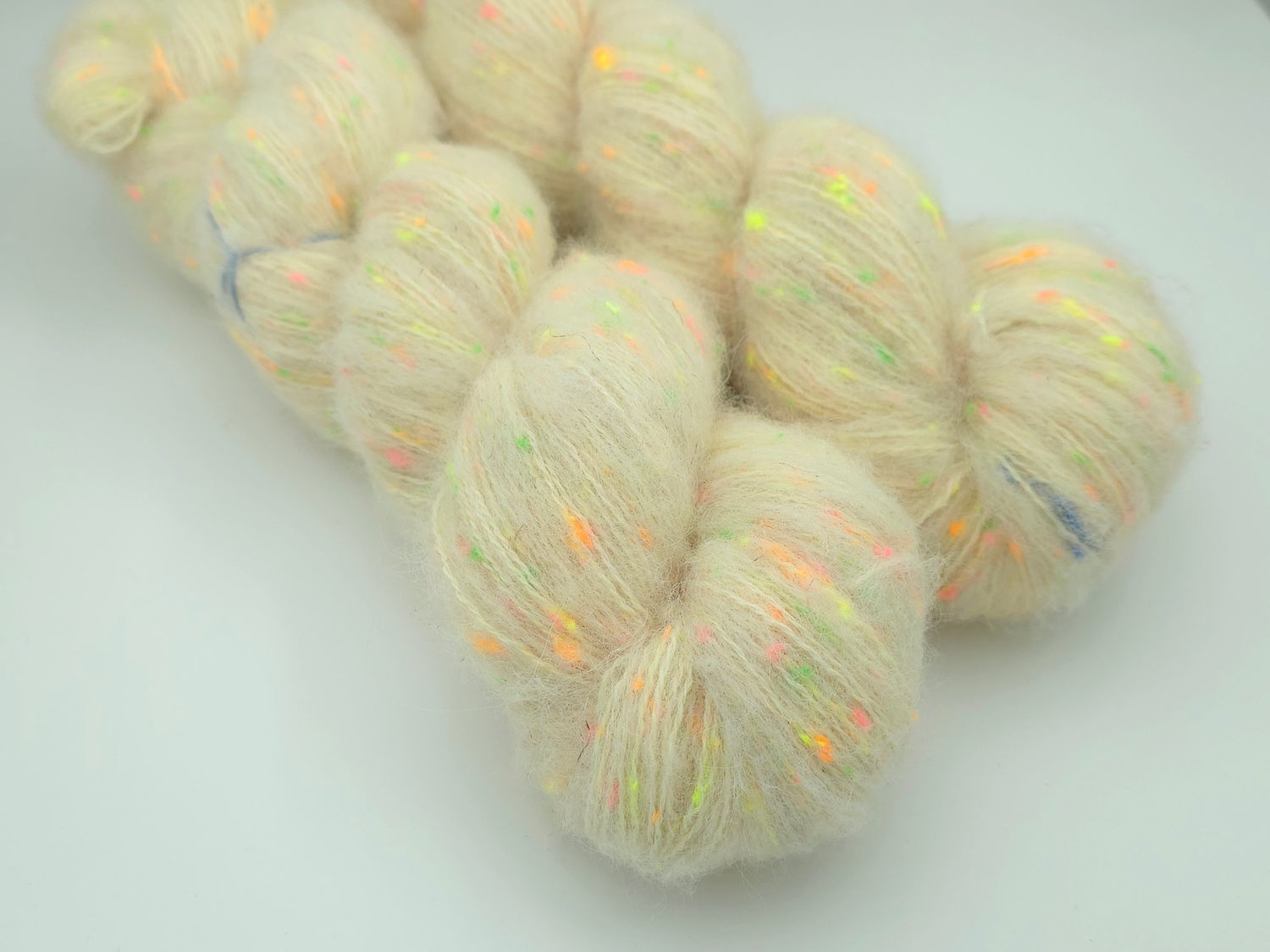 Neon Tweed Fluff 400 m/100 g