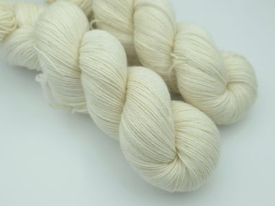 Ufarvet Glitter Sock Silver 225 m/100 g