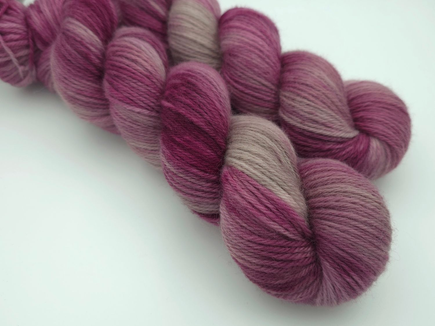 Rose Potluck on Organic Merino 225m/100g