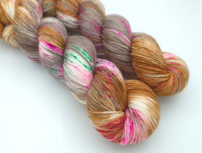 Gingerbread Ladybug on Cascade Heritage