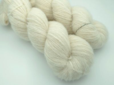 Alpaca Blow Natural white 300m/100 g