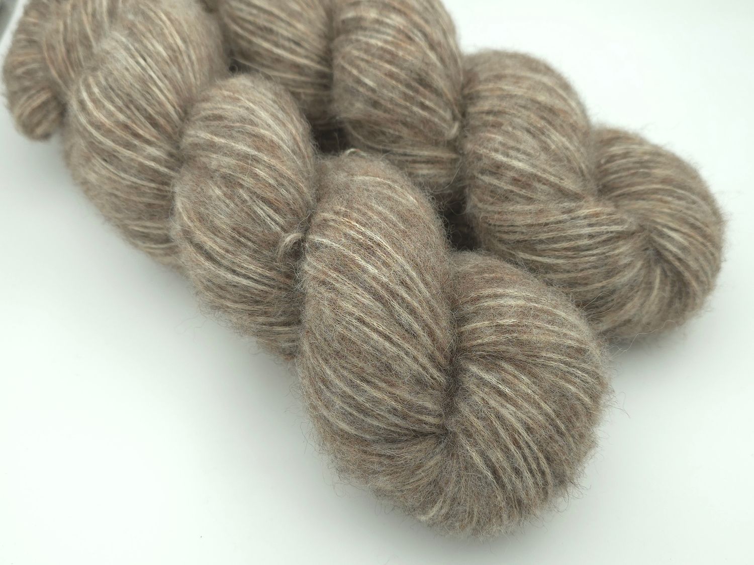 Alpaca Blow Natural Grey 300m/100 g Alpaca Blow Natural Grey 300m/100 g