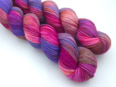 Pink/Purple Potluck  Sock 425m/100 g