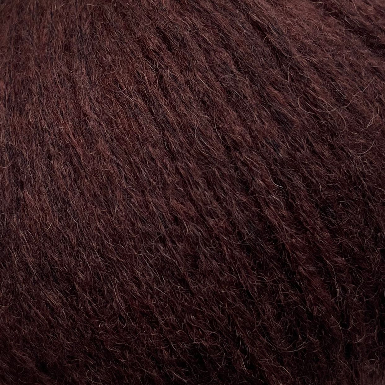 Kastaniebrun Snefnug (snowflake) from Camarose 50g/110 m Kastaniebrun Snefnug (snowflake) from Camarose 50g/110 m