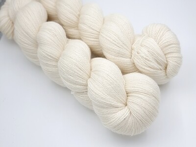 Ufarvet BFL/Silke Lace