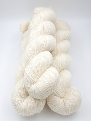 Ufarvet Superwash Merino