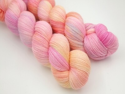 Evening Glow BFL/Silke Lace Evening Glow BFL/Silke Lace
