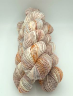 Powder Pile Ladybug on Organic Merino 225m/100g