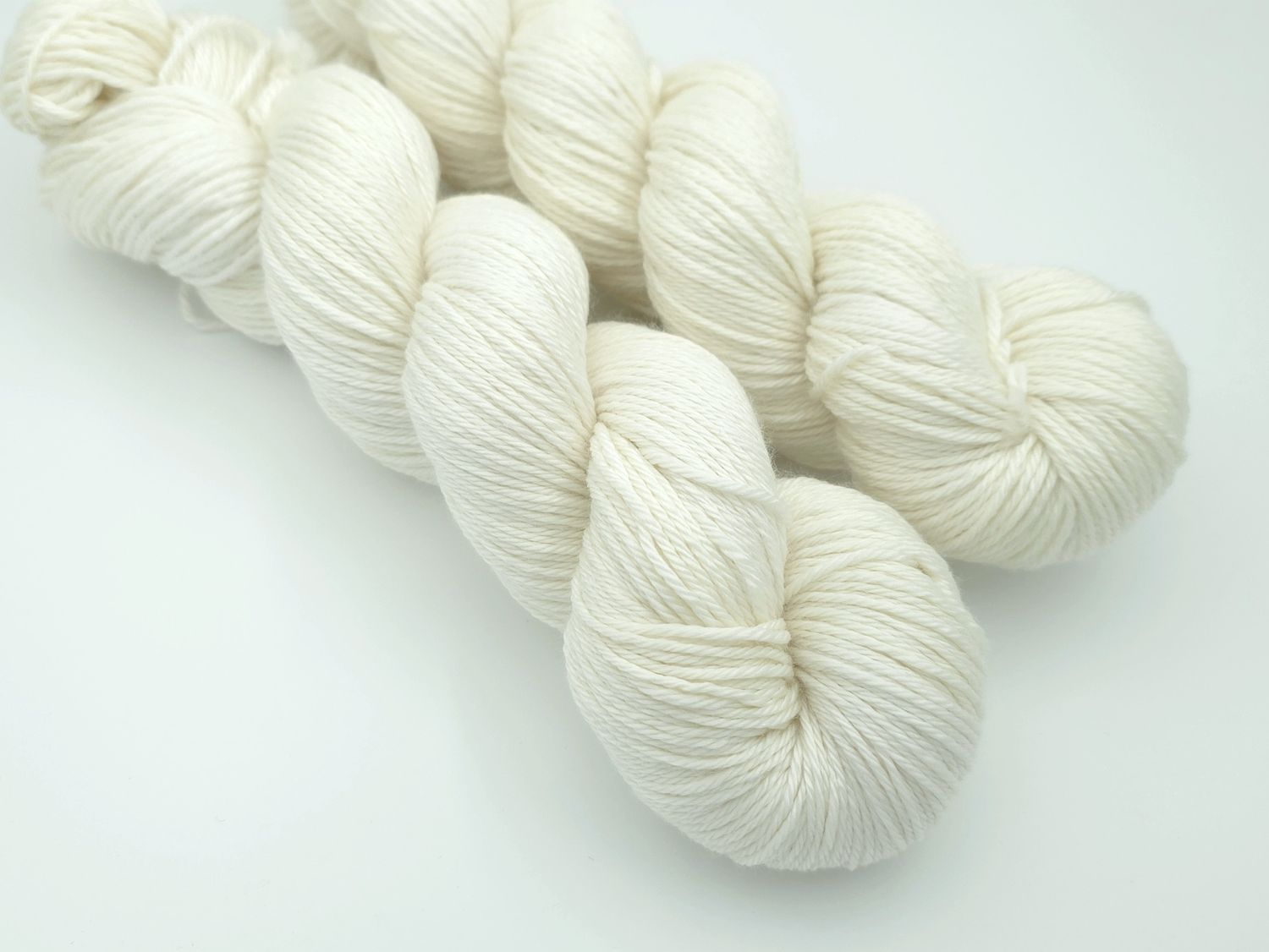 Undyed Ladybug on Organic Merino 225m/100g