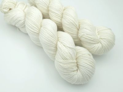 Undyed Ladybug on Organic Merino 225m/100g