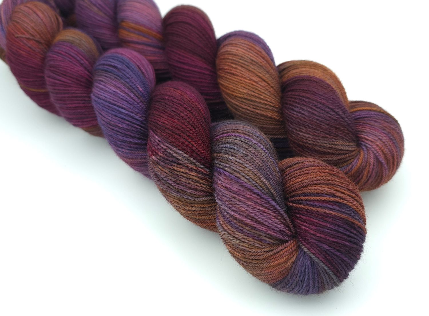 Dark Plums Ladybug on Organic Merino 400m/100g