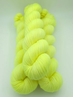 Bliss Ladybug on Organic Merino 400m/100g