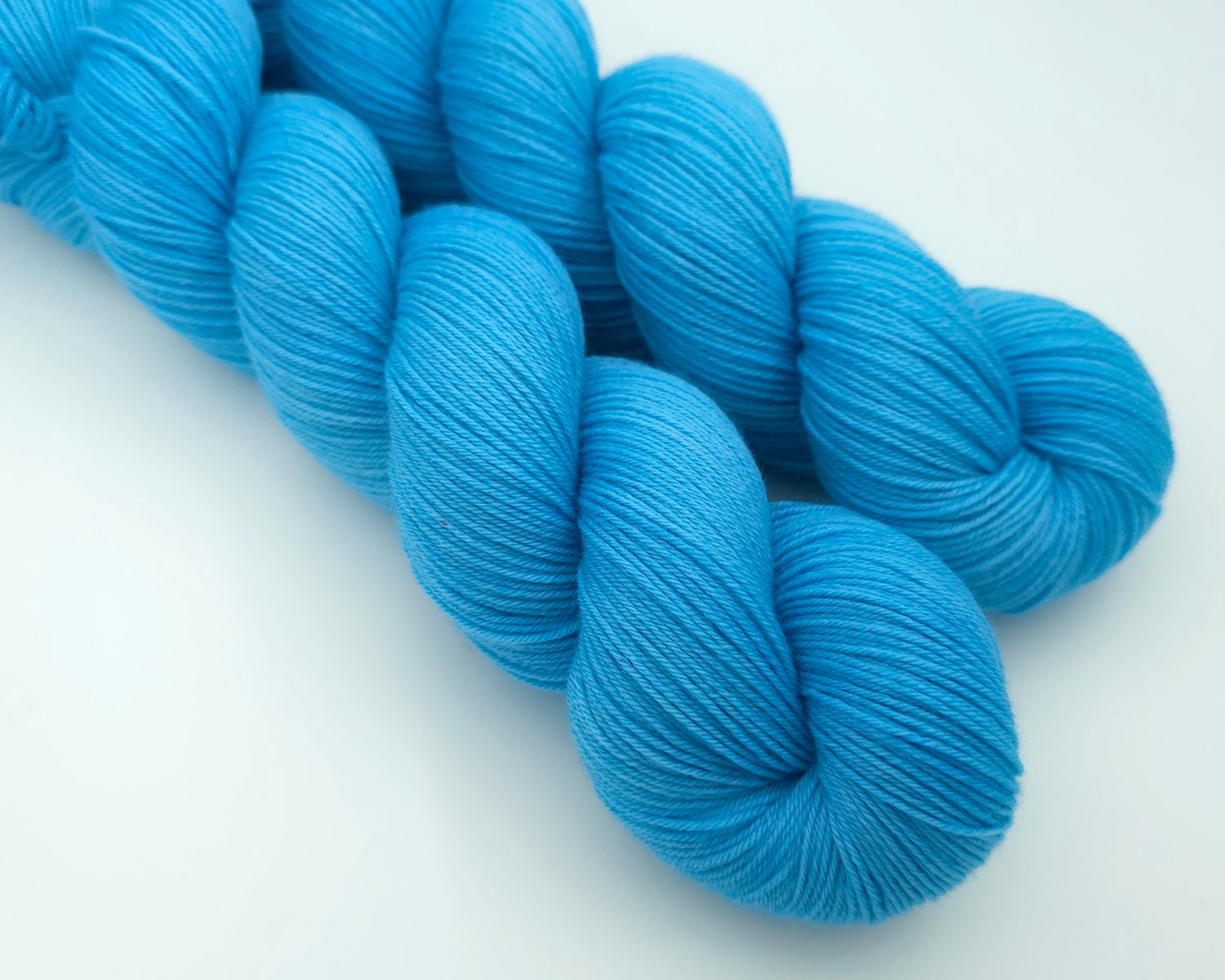 Sky Ladybug on Organic Merino 400m/100g Sky Ladybug on Organic Merino 400m/100g
