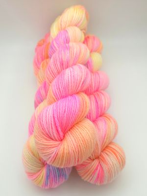 Beach Magic Ladybug on Organic Merino 225m/100g