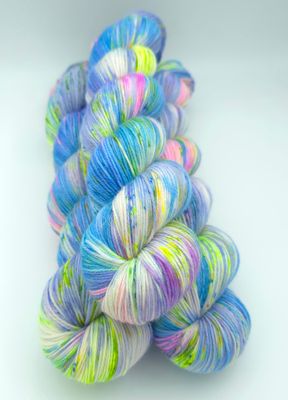 Forget Me Not Ladybug on Organic Merino 400m/100g