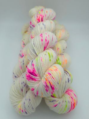 Rollercoaster Ladybug on Organic Merino 225m/100g