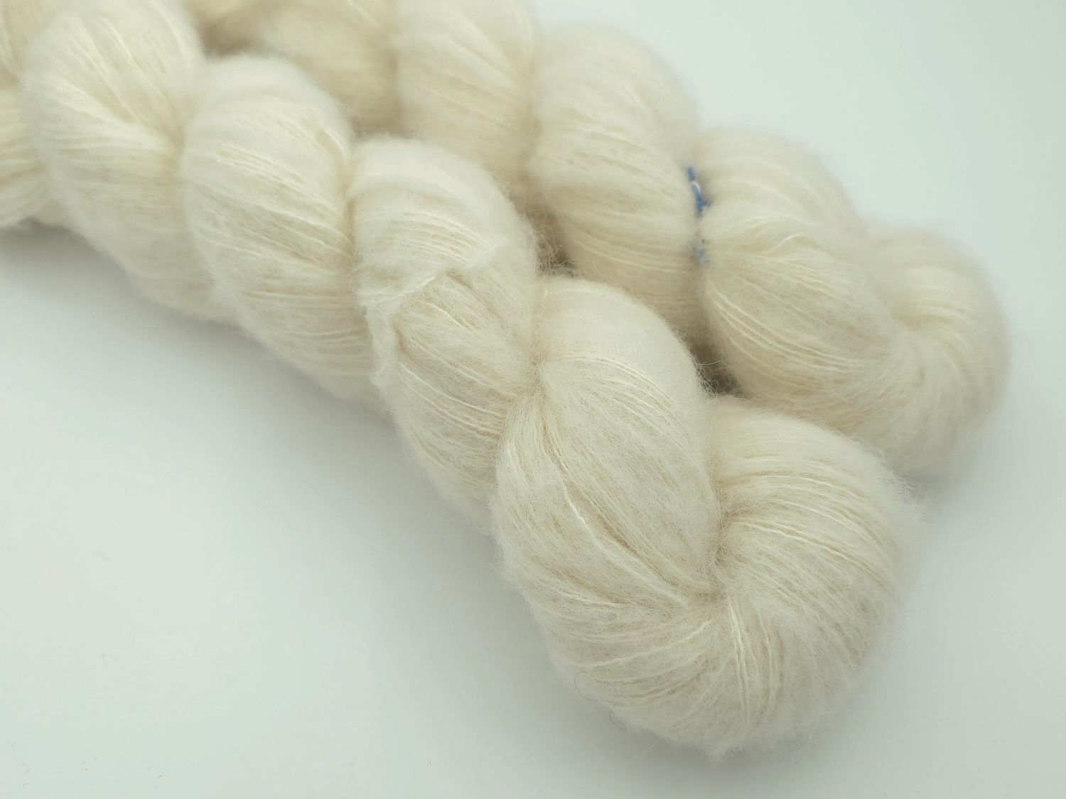 Ufarvet Baby Alpaca Silk Fluff 200m/50 g Ufarvet Baby Alpaca Silk Fluff 200m/50 g