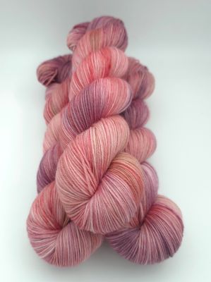 Antique Rose Ladybug on Cascade Heritage