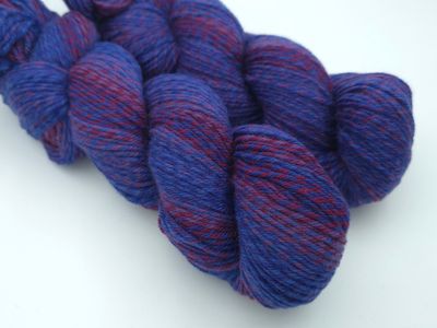 ​​​Cascade 220 Superwash Wave -118 Petunia