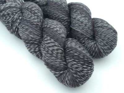 ​​​Cascade 220 Superwash Wave - 110 Graphite