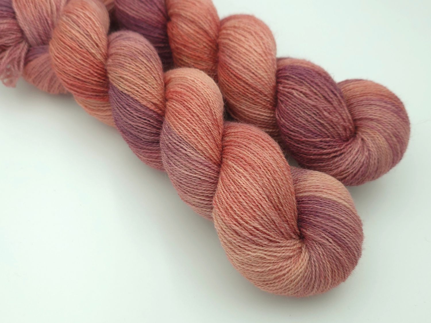 Antique Rose Shetland/Bluefaced Leicester/Tussah Silke 50g/400m