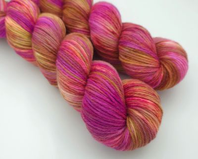 Fading Rose Ladybug on Organic Merino 225m/100g