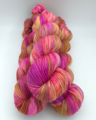 Fading Rose Ladybug on Organic Merino 225m/100g