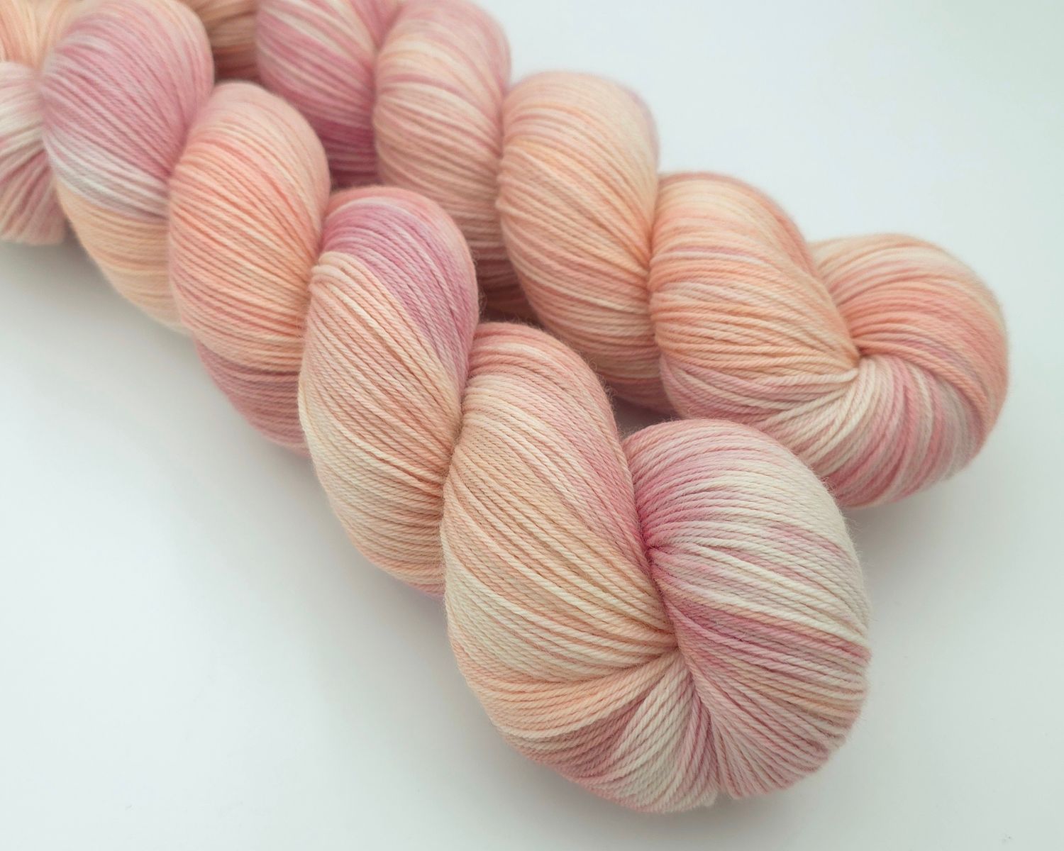 Flawless Ladybug on Organic Merino 400m/100g Flawless Ladybug on Organic Merino 400m/100g