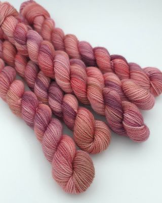 Antique Rose Ladybug Sock  Mini 20g/85m