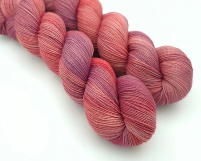Antique Rose Ladybug on Organic Merino 400m/100g