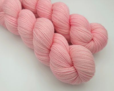 Strawberry milk BFL/Silke Lace