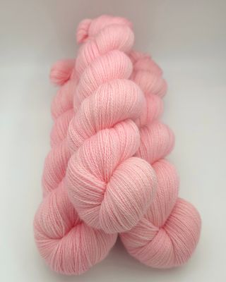Strawberry milk BFL/Silke Lace