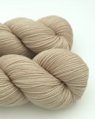 Whisper Ladybug on Organic Merino 400m/100g