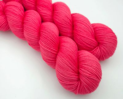 Watermelon Ladybug on Organic Merino 400m/100g Watermelon Ladybug on Organic Merino 400m/100g