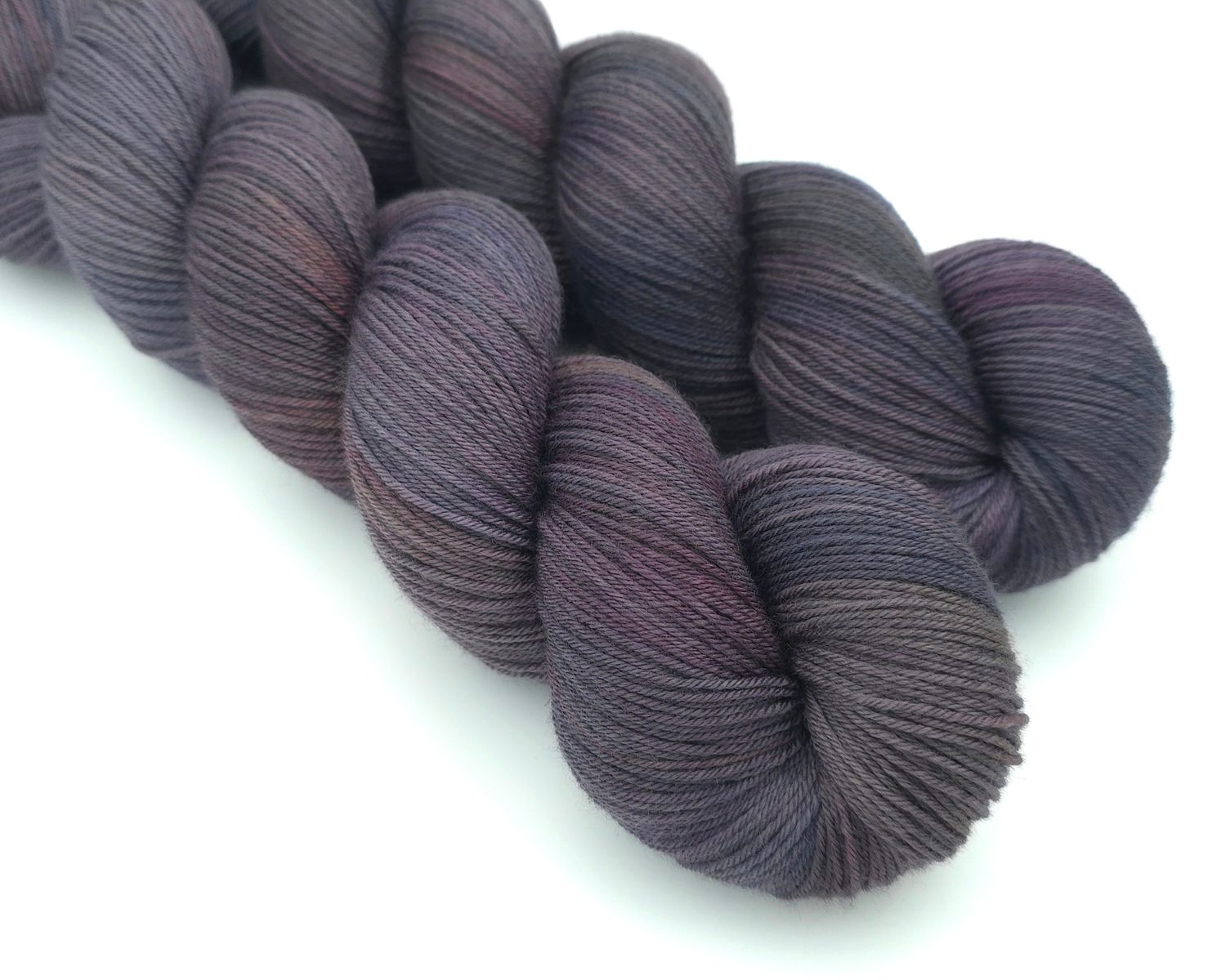 Dark and Stormy Ladybug on Organic Merino 400m/100g Dark and Stormy Ladybug on Organic Merino 400m/100g