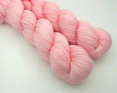 Strawberry Milk Fifty Fifty Merino/Silke 400m/100g