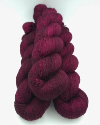 Burgundy Bluefaced Leicester/silk/lace 800m/100g