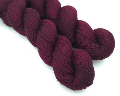 Dark Burgundy Merino 400m/100g