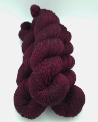 Dark Burgundy Merino 400m/100g