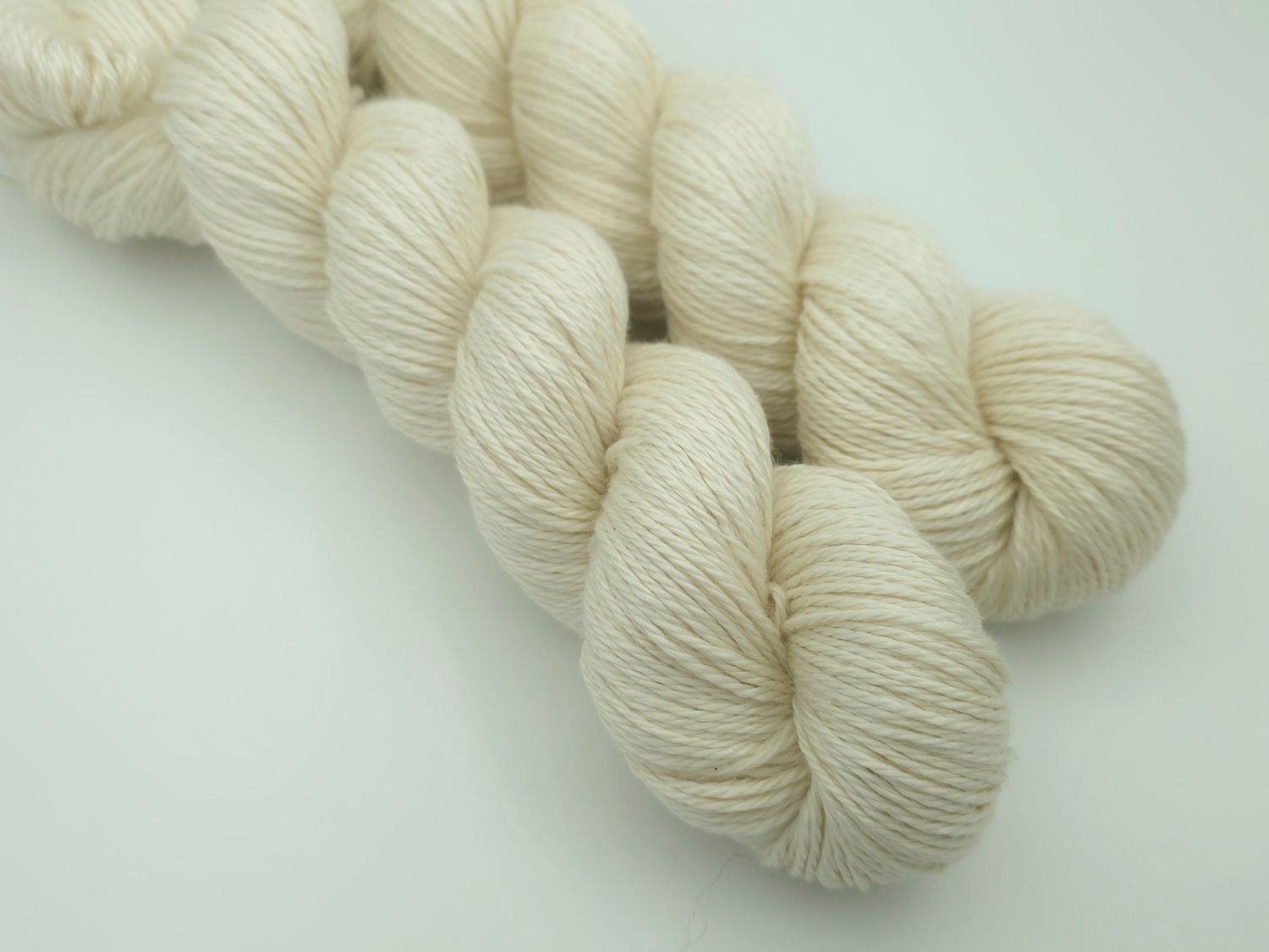 Natural Fifty Fifty Merino/Silk 230m/100g Natural Fifty Fifty Merino/Silk 230m/100g