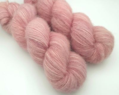 Rose Alpaca Cloud 380 m/100 g Rose Alpaca Cloud 380 m/100 g