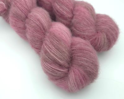 Rosewood Alpaca Cloud 380 m/100 g Rosewood Alpaca Cloud 380 m/100 g