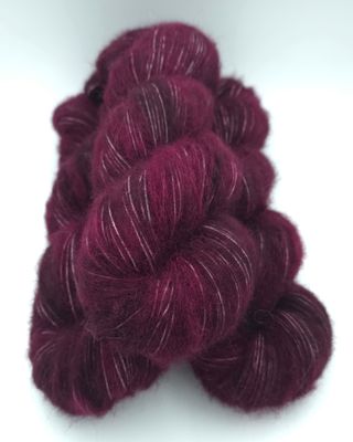 Dark Burgundy Cloud 380 m/100 g