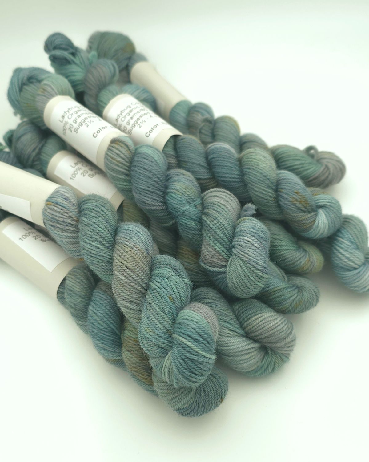 Nova Minis Ladybug on Organic Merino 80m/20g
