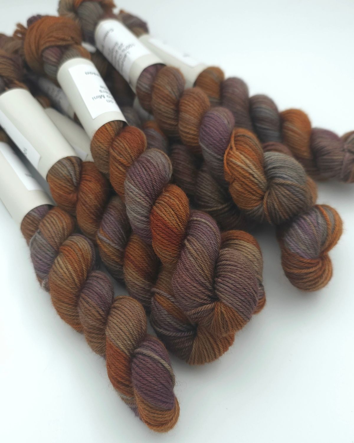 End of Season Minis Ladybug on Organic Merino 80m/20g End of Season Minis Ladybug on Organic Merino 80m/20g
