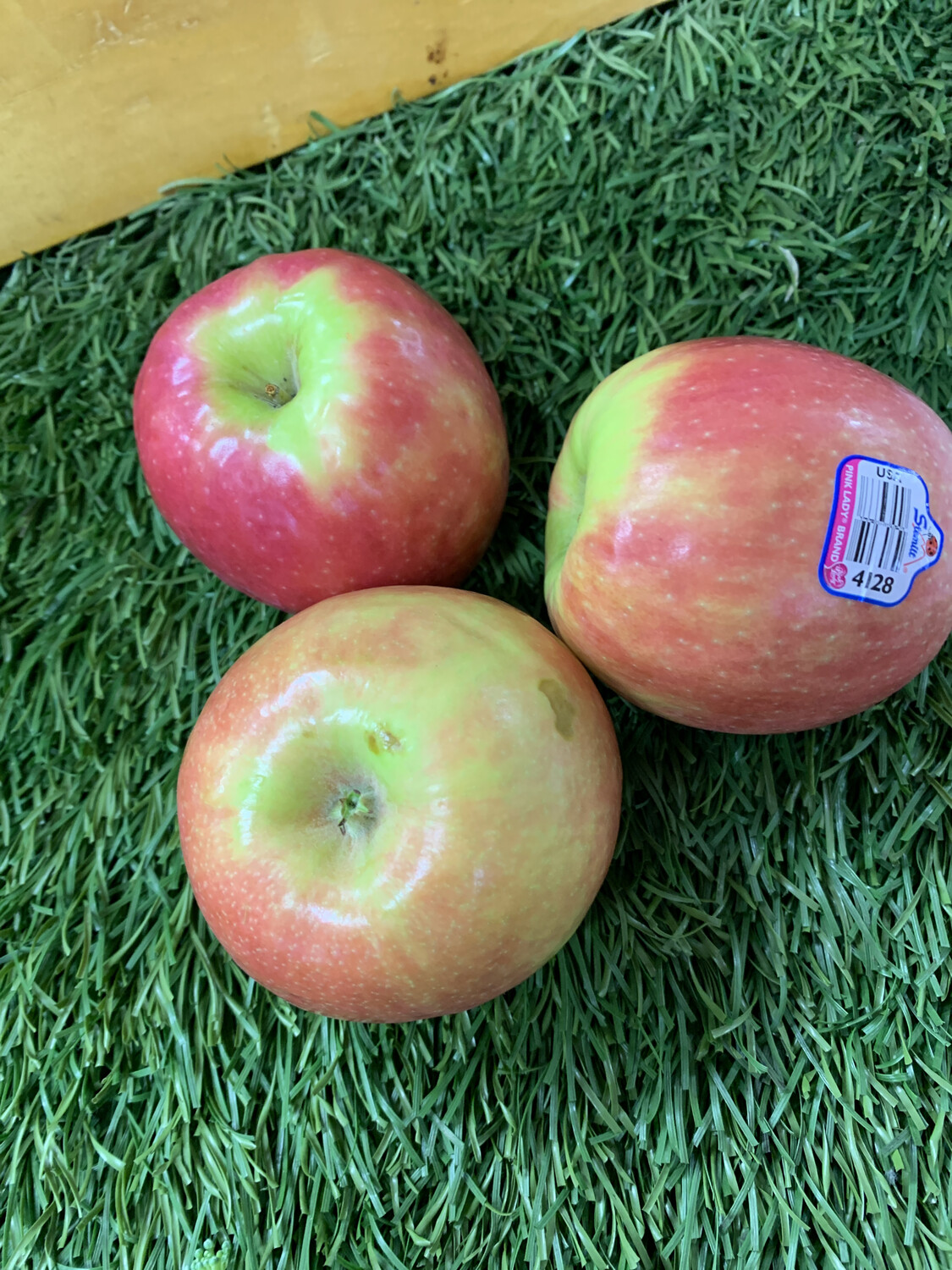 Apple-Smitten Apple-Smitten