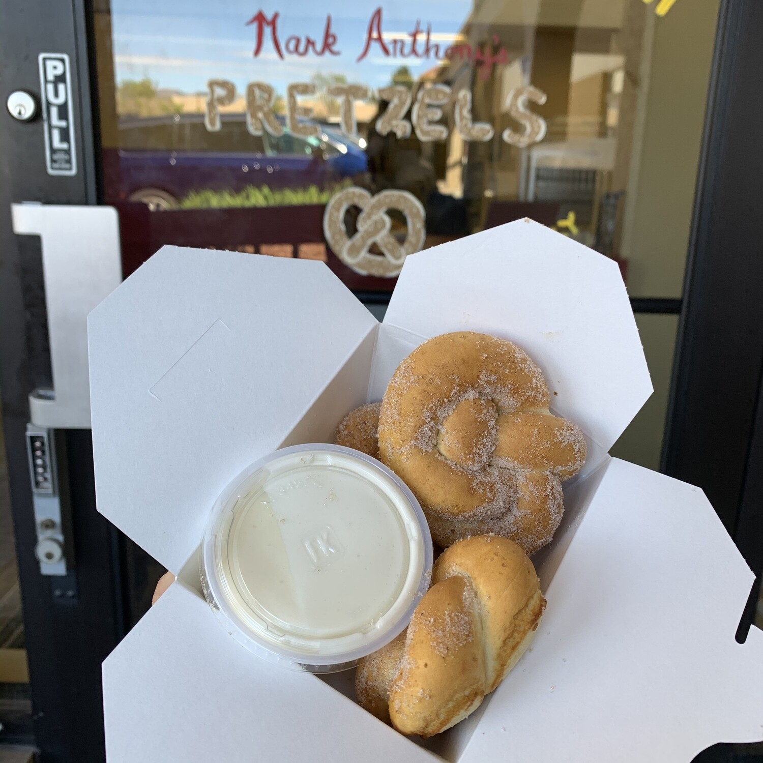 Warm Pretzel Knots with Dipping Sauce (Pickup Only)